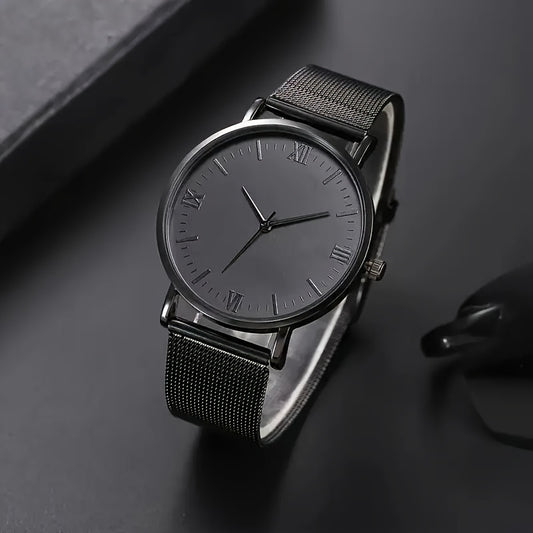 Zwart quartz herenhorloge met roestvrijstalen mesh band en kralenarmband, modern en elegant design.