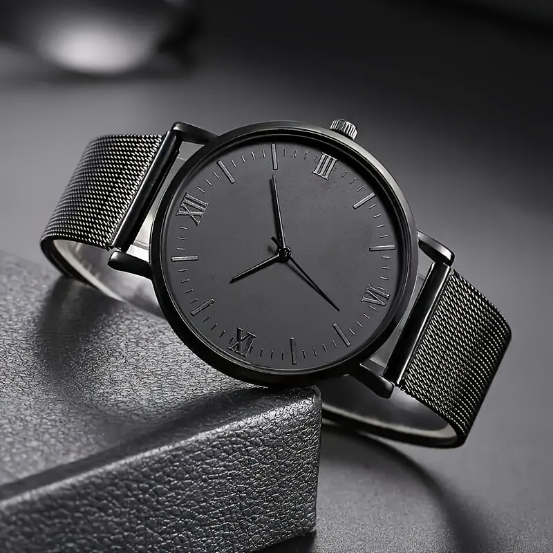 Zwart quartz herenhorloge met roestvrijstalen mesh band en kralenarmband, modern en elegant design.